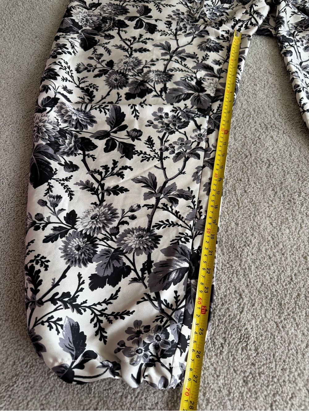 Maeve by Anthropologie Floral Silky Parachute Pants Black White Size M - Picture 10 of 12